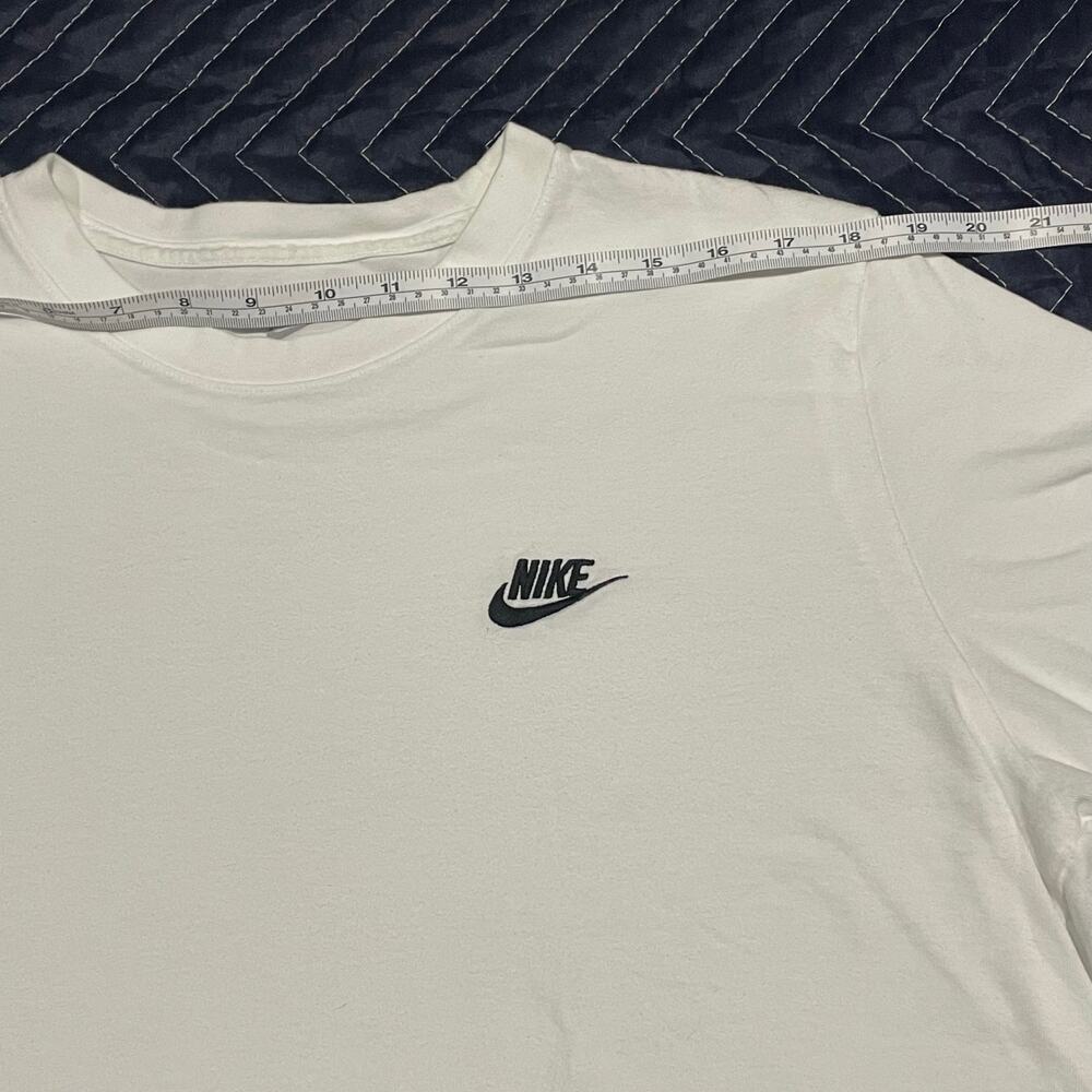 Nike White Tee - Picture 3 of 7